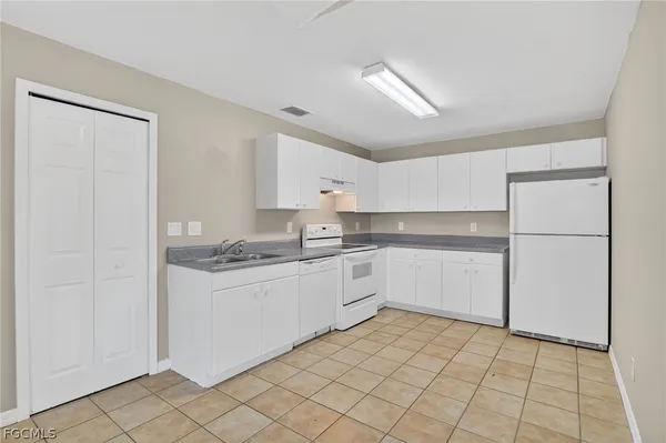 $1,495 | 848 Holmes Avenue, Lehigh Acres, FL 33974