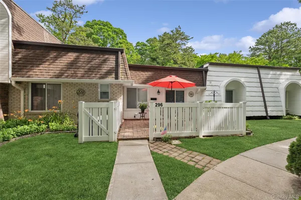 $365,500 | 296 Birchwood Road, Unit 296, Medford, NY 11763