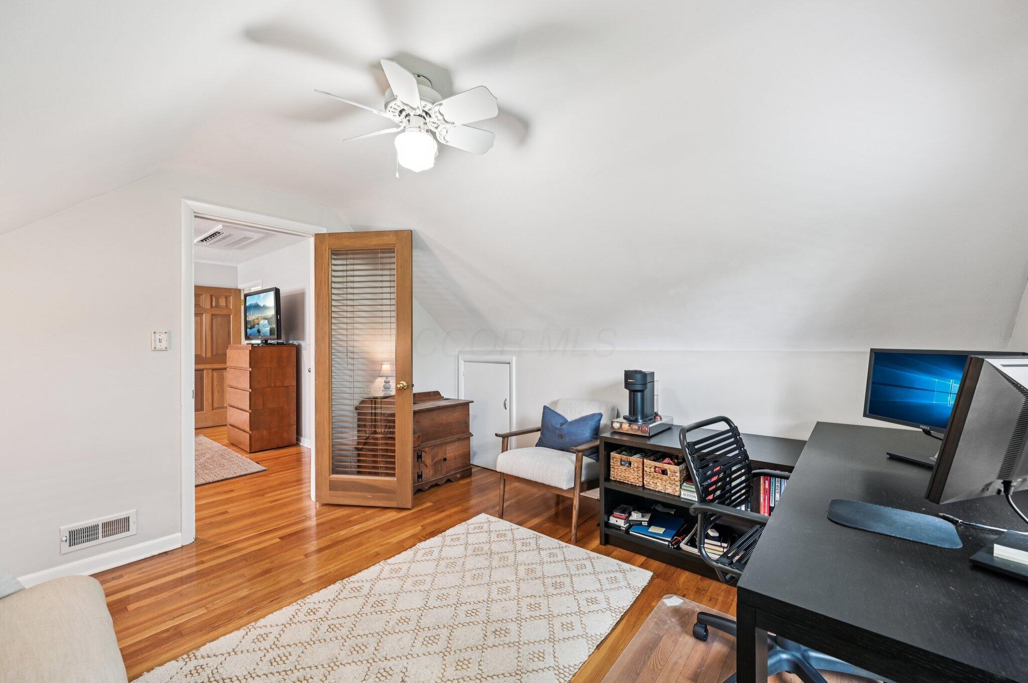 1537 Barrington Road Columbus, OH 43221 - Photo 26 of 49 26-web-or-mls-Barrington Rd-1006-026