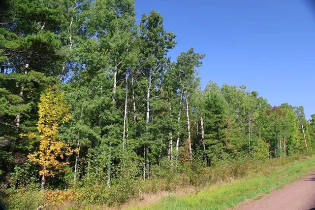 $349,900 | 30-xxx Brevak Road, Washburn, WI 54891