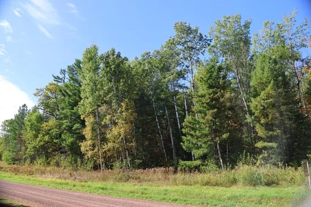 $349,900 | 30-xxx Brevak Road, Washburn, WI 54891