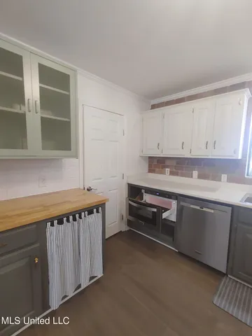 $370,000 | 705 East Lakeshore Drive, Carriere, MS 39426