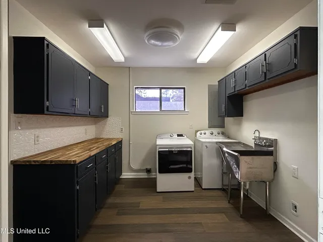 $370,000 | 705 East Lakeshore Drive, Carriere, MS 39426