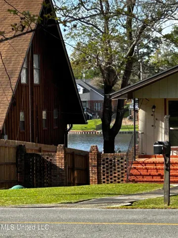 $370,000 | 705 East Lakeshore Drive, Carriere, MS 39426