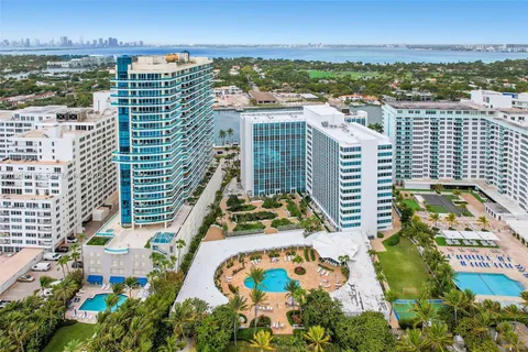$685,000 | 5055 Collins Avenue, Unit 6M, Miami Beach, FL 33140
