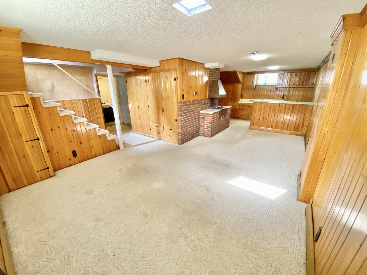 322 West Morgan Street Dixon, IL 61021 - Photo 20 of 20 a view of a bedroom with a bed