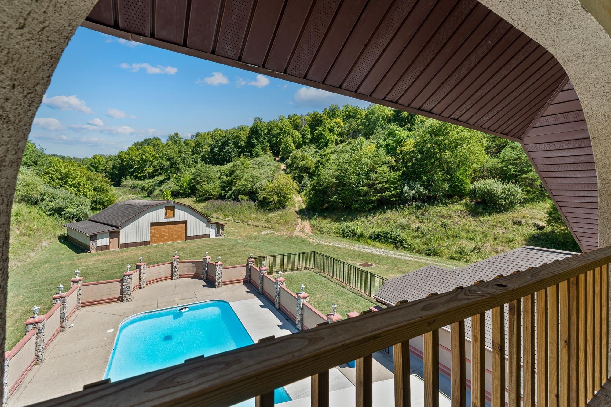 1915 Green Valley Road Huntington, WV 25701 - Photo 21 of 32 Gallery Image 21