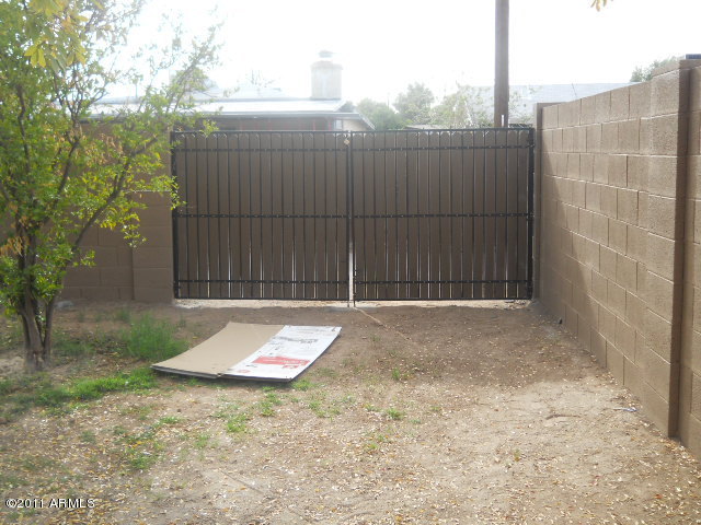 4911 West Lawrence Road Glendale, AZ 85301 - Photo 2 of 2 RVG