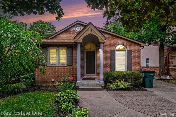 $2,100 | 418 Austin Avenue, Royal Oak, MI 48067