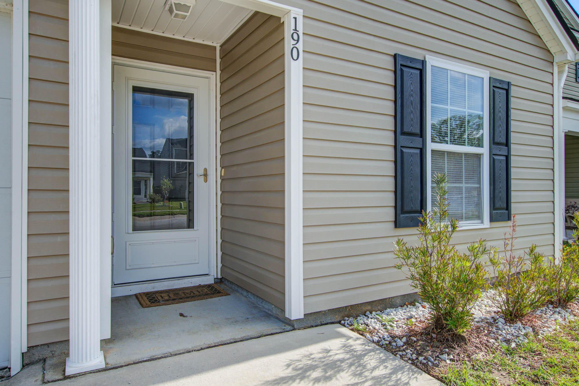 190 Brittondale Road Summerville, SC 29485 - Photo 4 of 20 190 Brittondale (4)