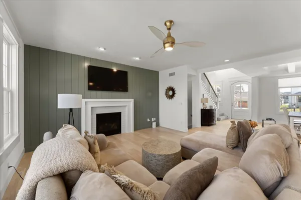 $649,900 | 1213 Briarwood Lane, Mahomet, IL 61853