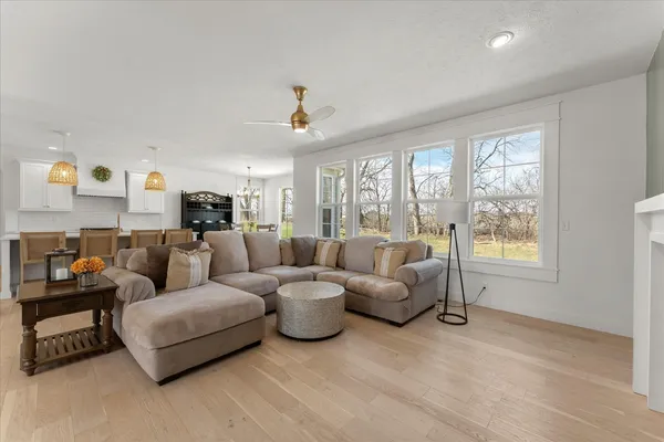 $649,900 | 1213 Briarwood Lane, Mahomet, IL 61853