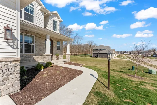 $649,900 | 1213 Briarwood Lane, Mahomet, IL 61853
