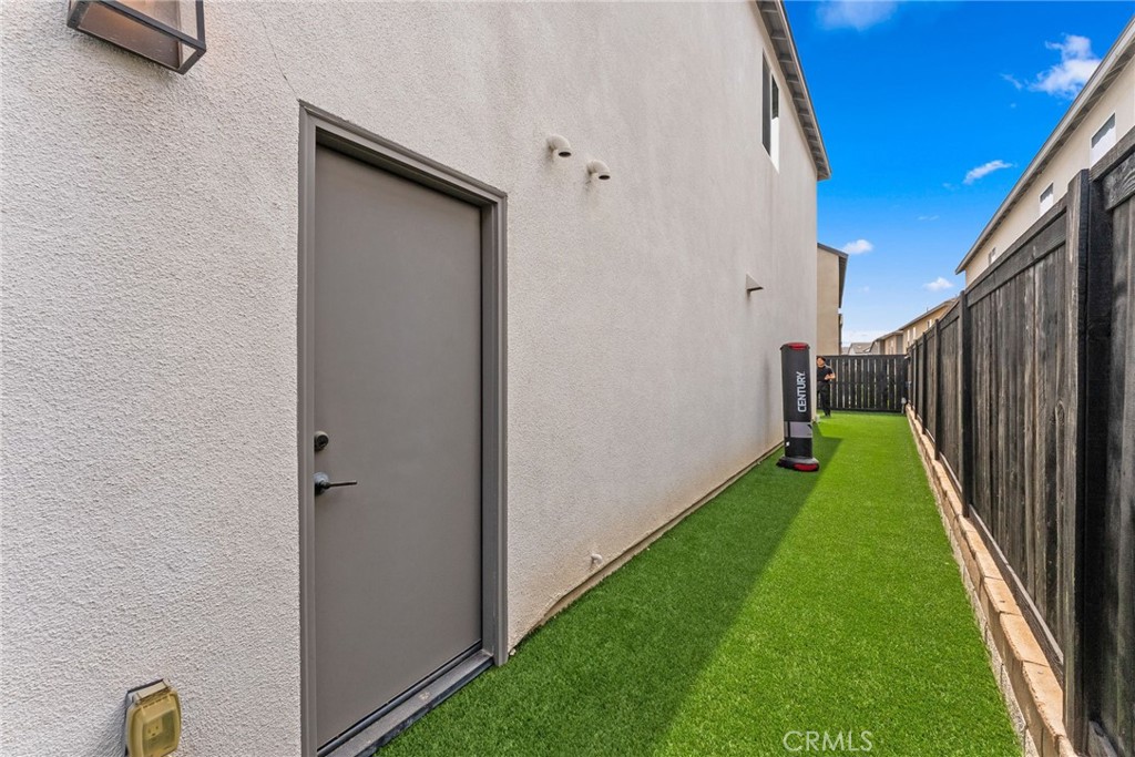 1675 Whitmore Loop Chula Vista, CA 91913 - Photo 23 of 37