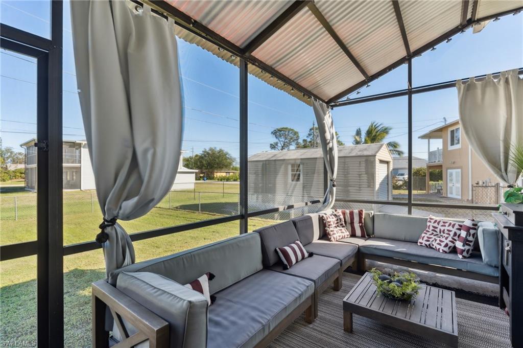 8457 Wren Road Fort Myers, FL 33967 - Photo 39 of 50 View of sunroom / solarium