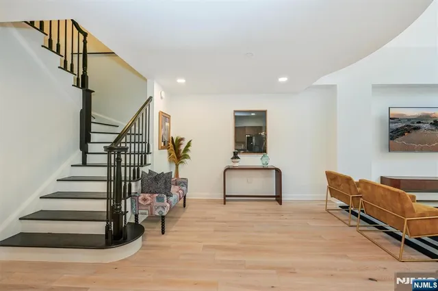 $6,200 | 207 Shearwater Court East, Unit 14, Jersey City, NJ 07305