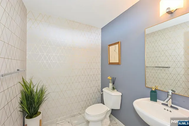 $6,200 | 207 Shearwater Court East, Unit 14, Jersey City, NJ 07305