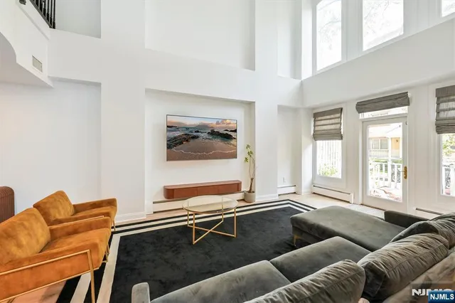 $6,200 | 207 Shearwater Court East, Unit 14, Jersey City, NJ 07305