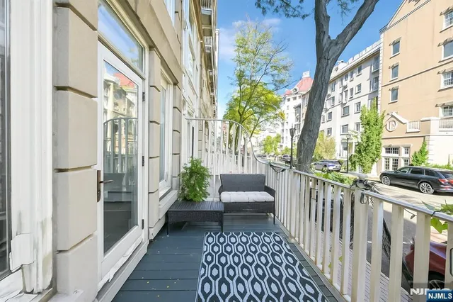 $6,200 | 207 Shearwater Court East, Unit 14, Jersey City, NJ 07305