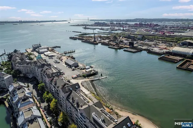 $6,200 | 207 Shearwater Court East, Unit 14, Jersey City, NJ 07305