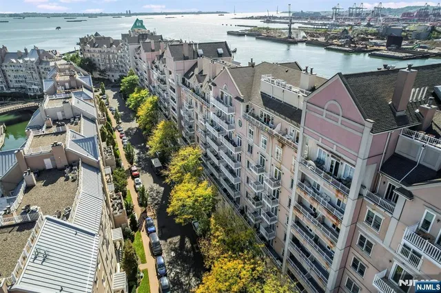 $6,200 | 207 Shearwater Court East, Unit 14, Jersey City, NJ 07305