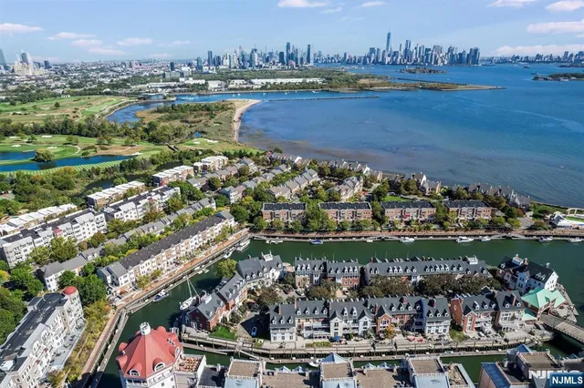 $6,200 | 207 Shearwater Court East, Unit 14, Jersey City, NJ 07305