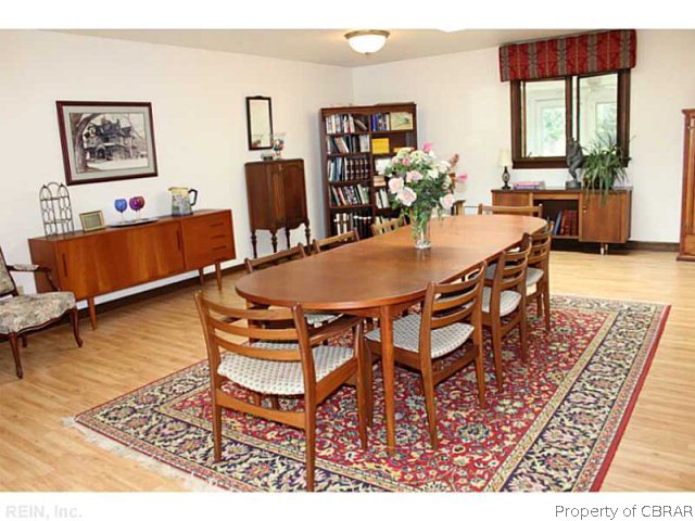 300 Brokenbridge Road Yorktown, VA 23692 - Photo 5 of 22 Gallery Image 5