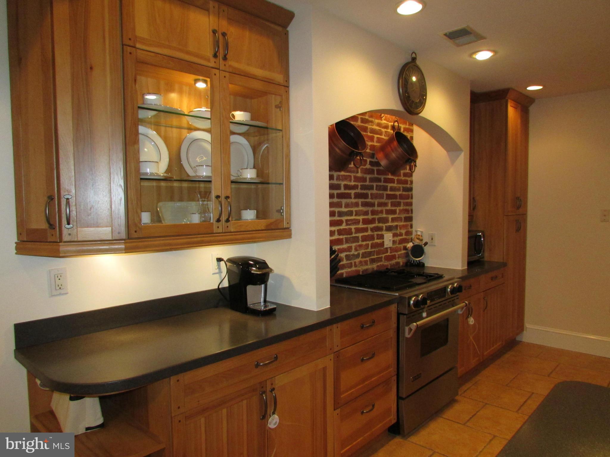 1418 Riverside Avenue Baltimore, MD 21230 - Photo 10 of 30 Kitchen