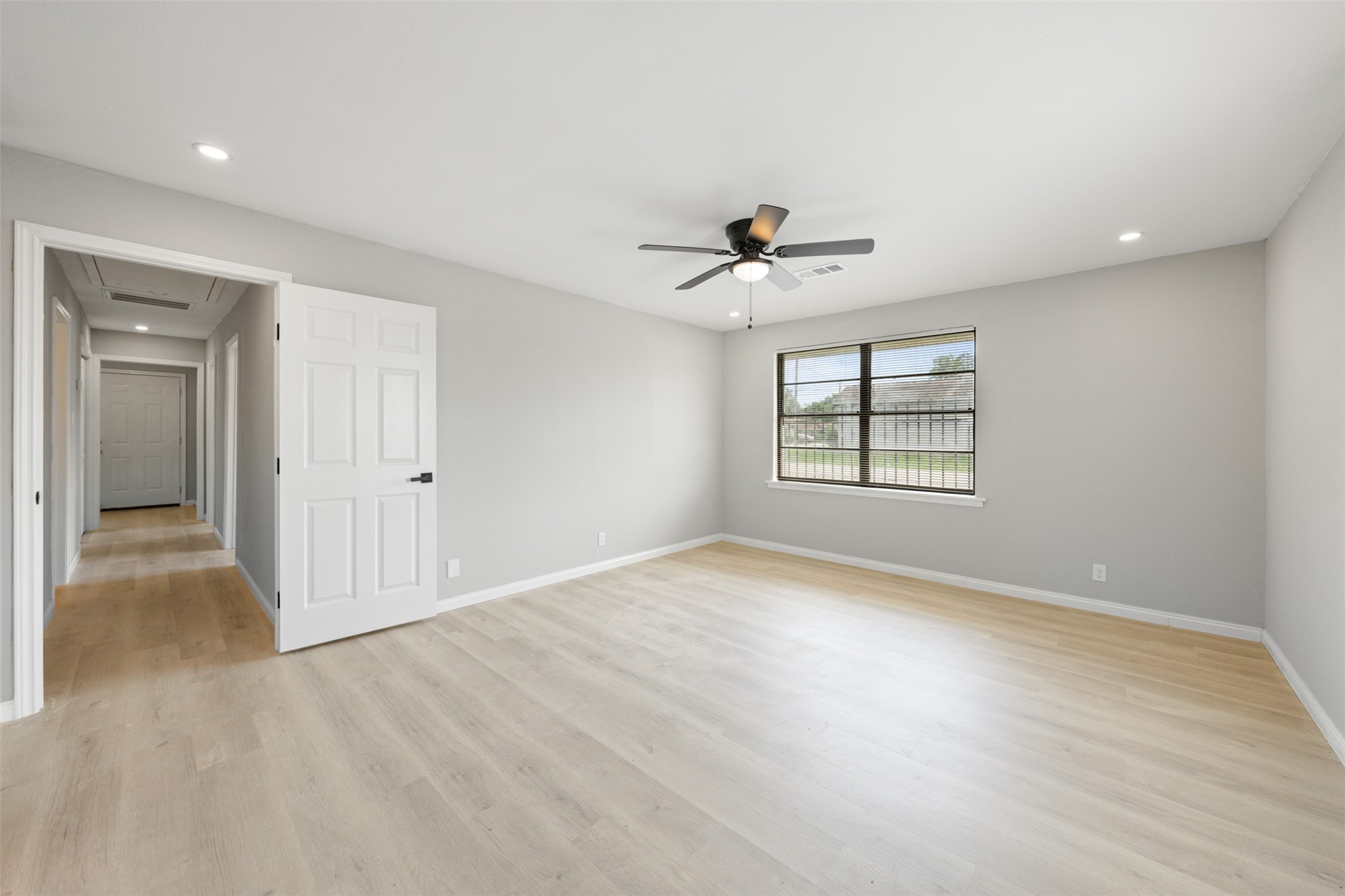 4356 Phlox Street Houston, TX 77051 - Photo 17 of 25 a view of an empty room with a window