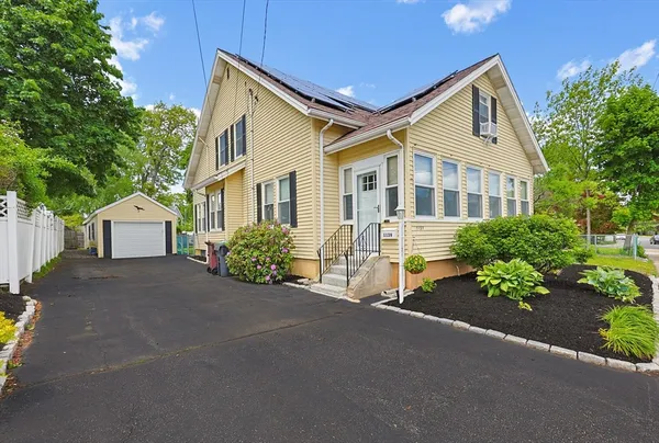 $720,000 | 1139 East Street, Dedham, MA 02026