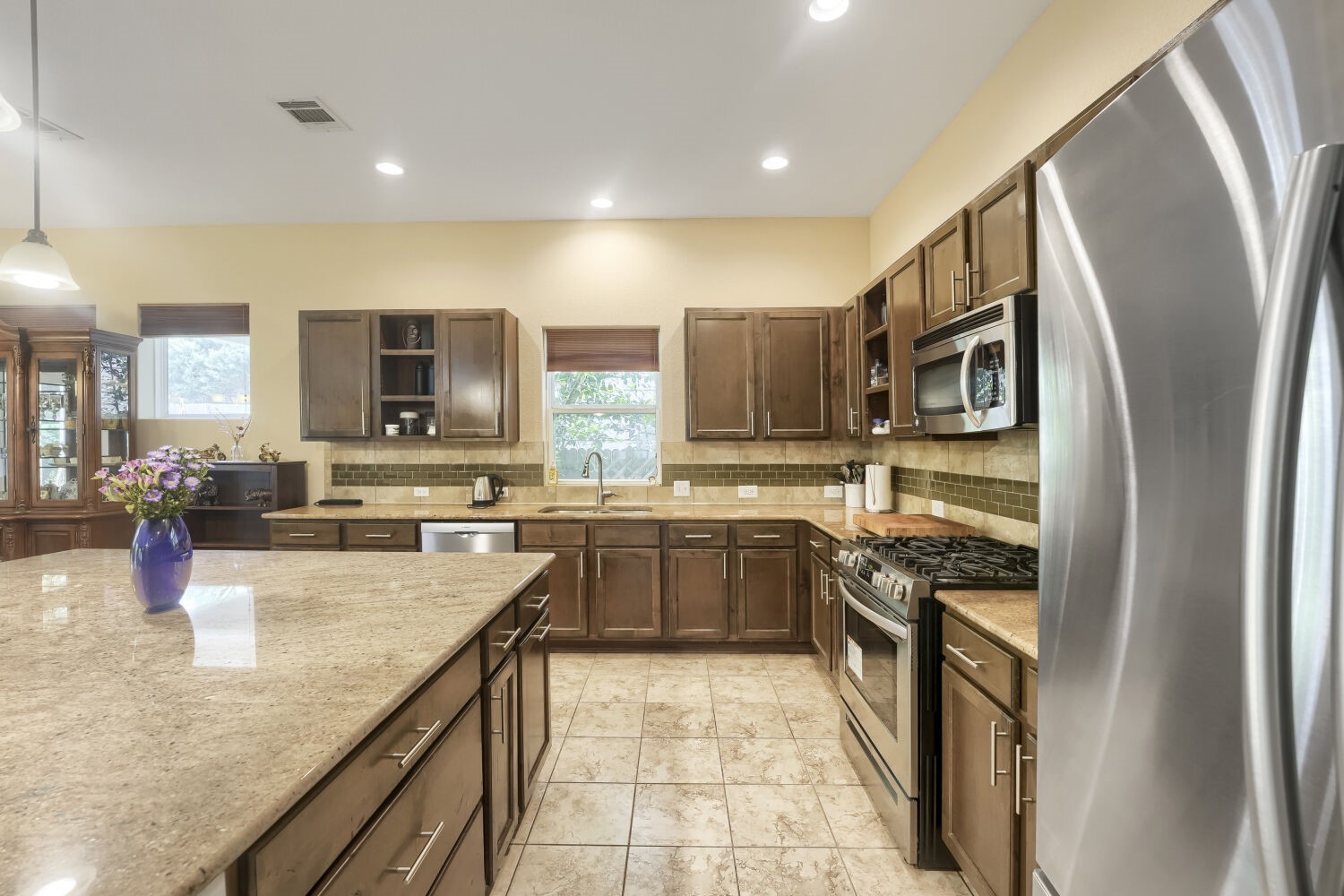 805 Waterfall Way Austin, TX 78753 - Photo 6 of 29 Tons of storage