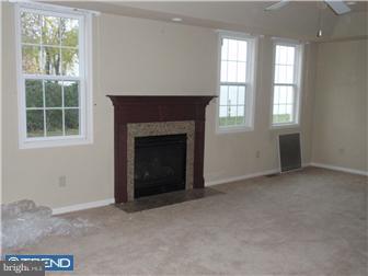 48 River Run Lawnside, NJ 08045 - Photo 5 of 11 Living Room