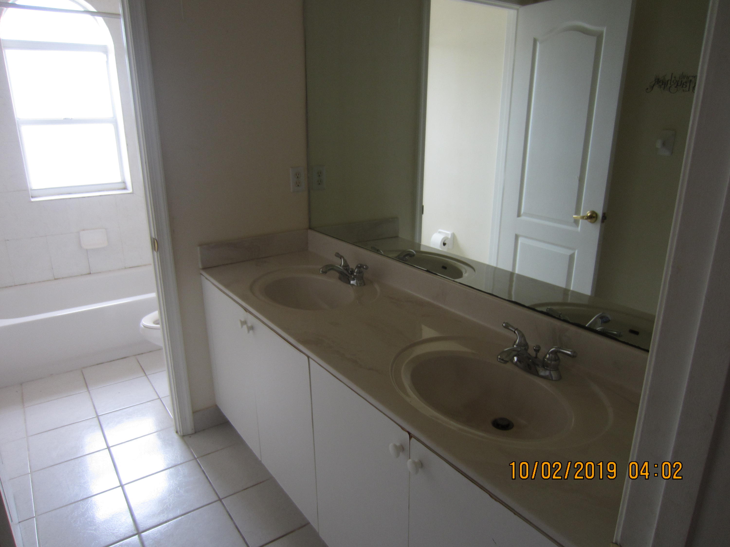 5701 Spanish River Road Fort Pierce, FL 34951 - Photo 20 of 33 Upper Bath