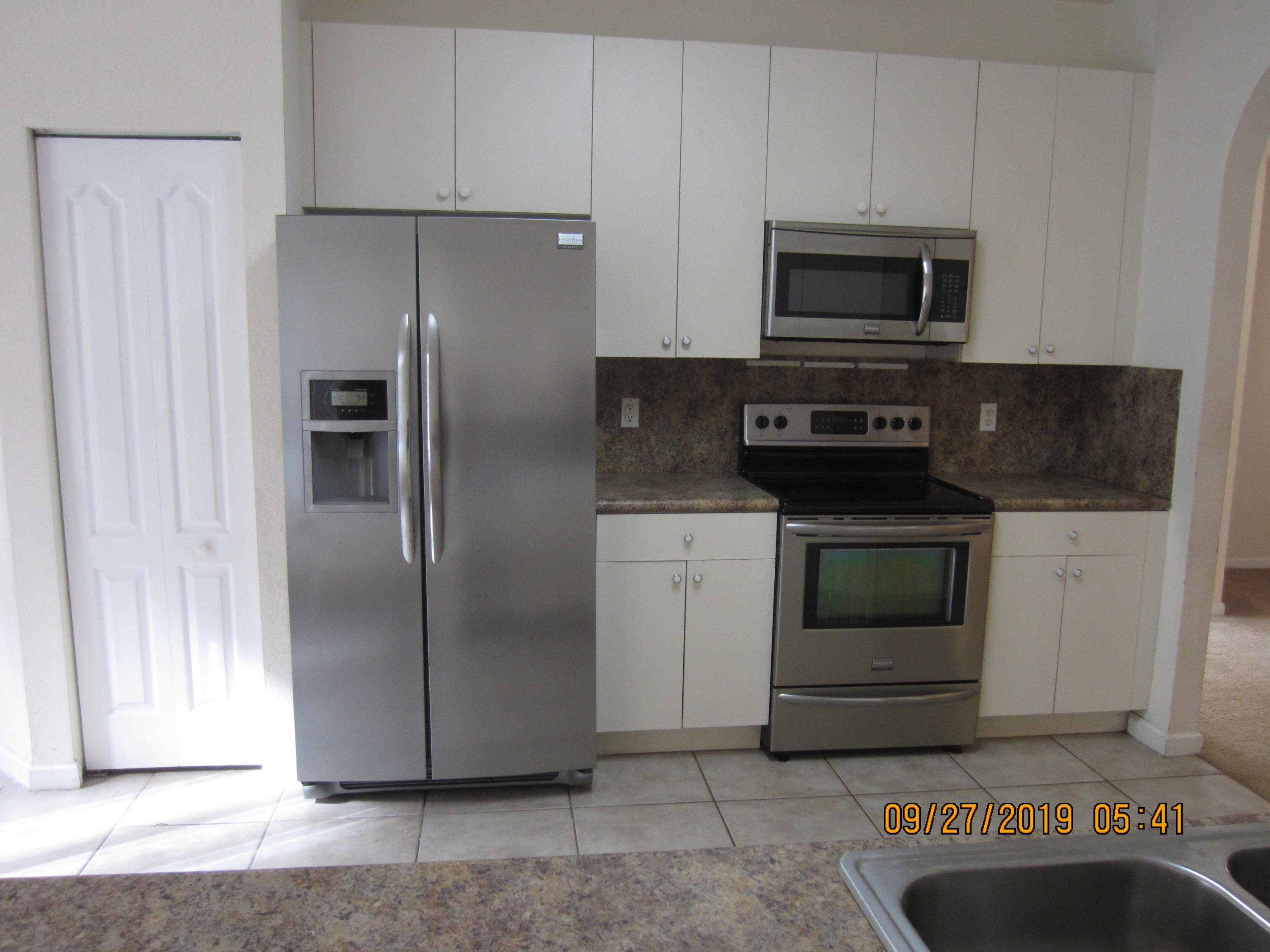 5701 Spanish River Road Fort Pierce, FL 34951 - Photo 6 of 33 Kitchen