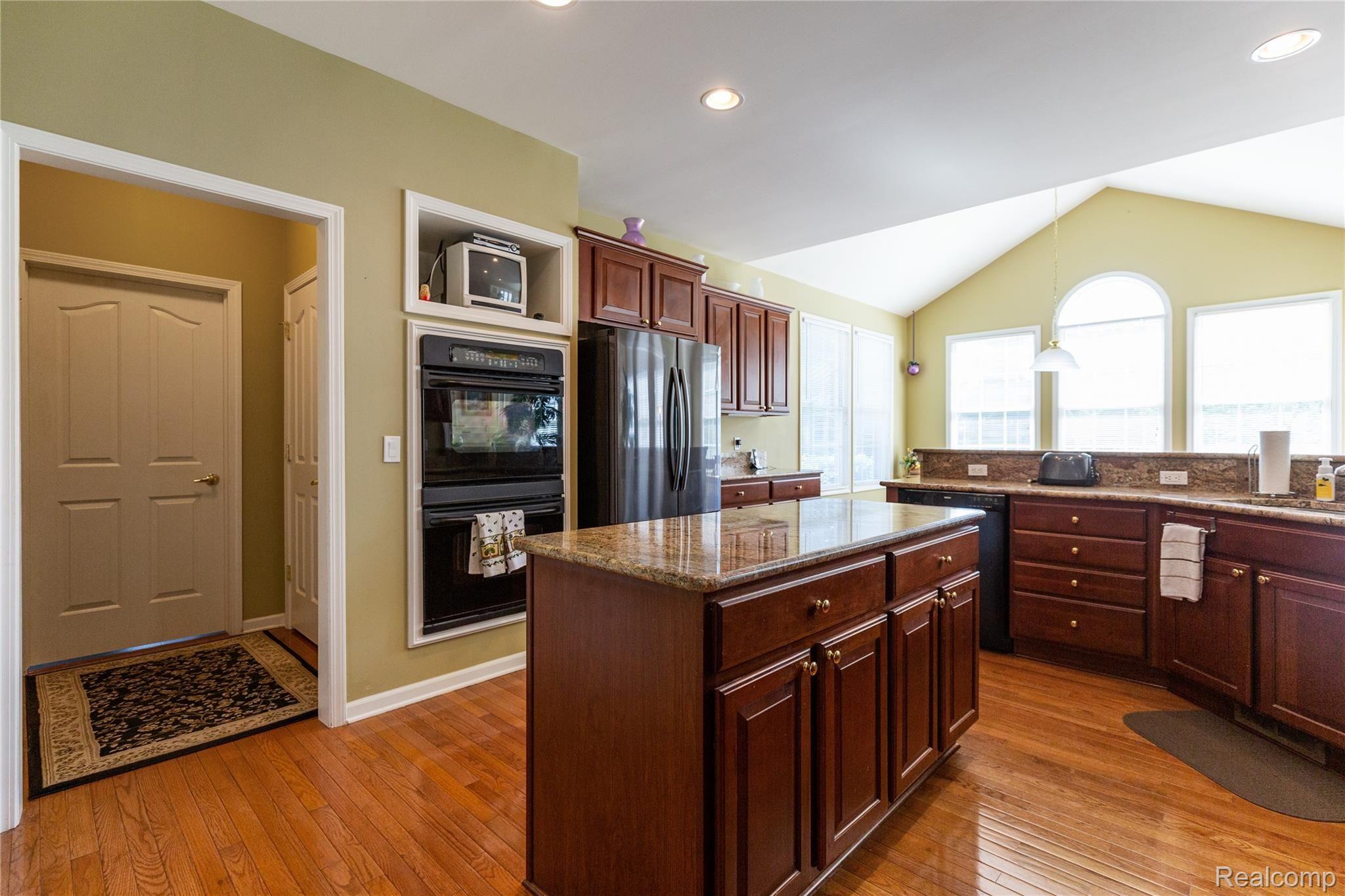 1150 Lasalle Road Canton, MI 48187 - Photo 22 of 60 22 - Image.jpg