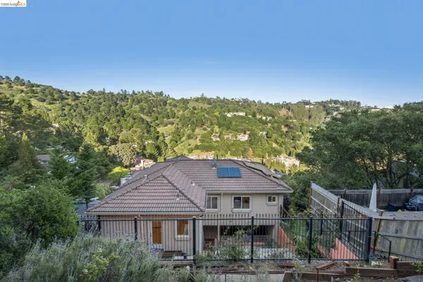 $1,975,000 | 6929 Bristol Drive, Berkeley, CA 94705