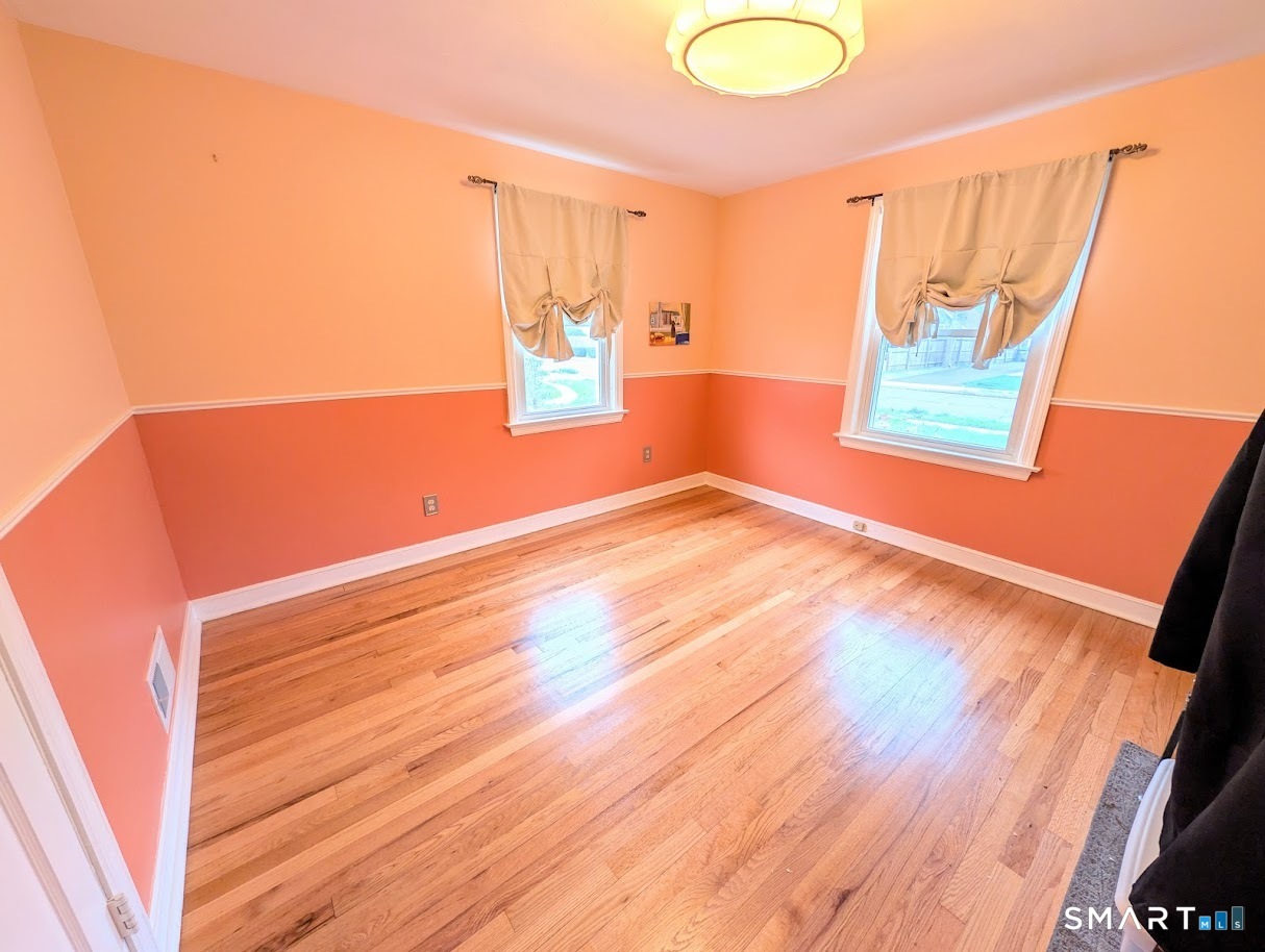 36 Marshall Road Manchester, CT 06040 - Photo 25 of 31