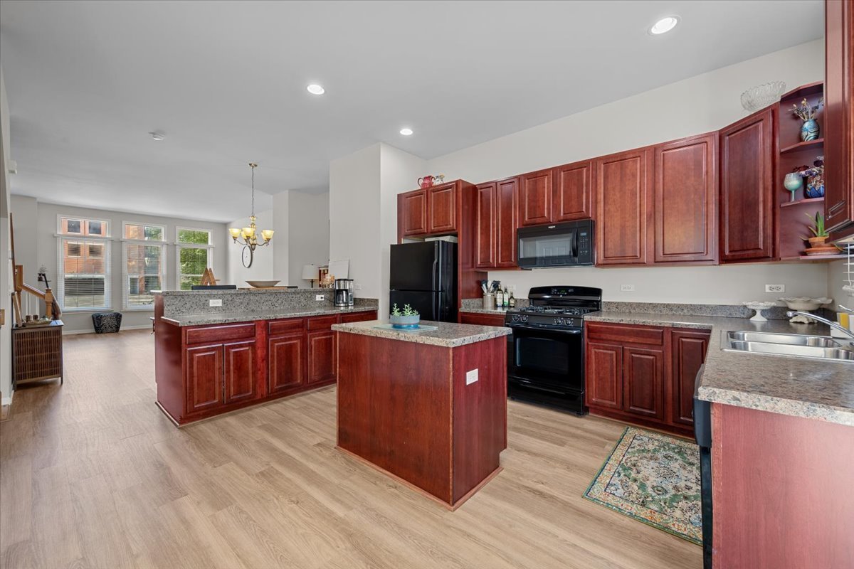 213 Prairie Street Elgin, IL 60120 - Photo 9 of 26 Gallery Image 9