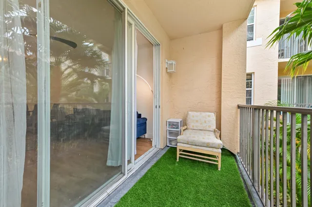 $2,700 | 1803 North Flagler Drive, Unit 204, West Palm Beach, FL 33407