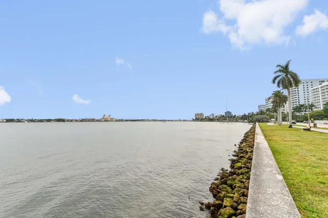 $2,700 | 1803 North Flagler Drive, Unit 204, West Palm Beach, FL 33407