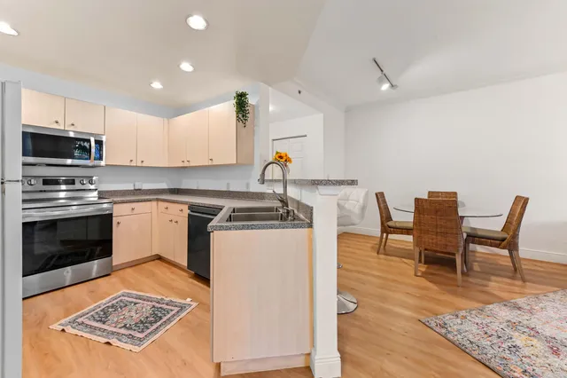 $2,700 | 1803 North Flagler Drive, Unit 204, West Palm Beach, FL 33407