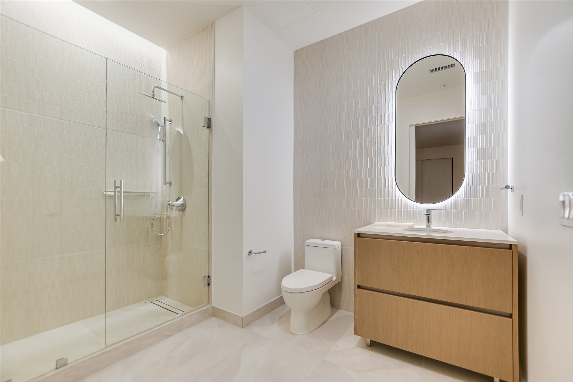 610 Davis Street, Unit 3206 Austin, TX 78701 - Photo 5 of 24