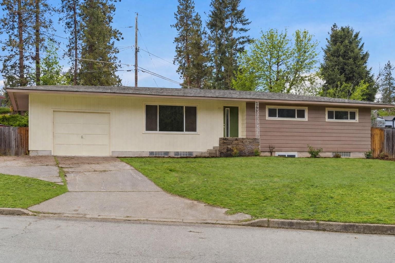 1125 West Warn Way Spokane, WA 99208 - Photo 1 of 45