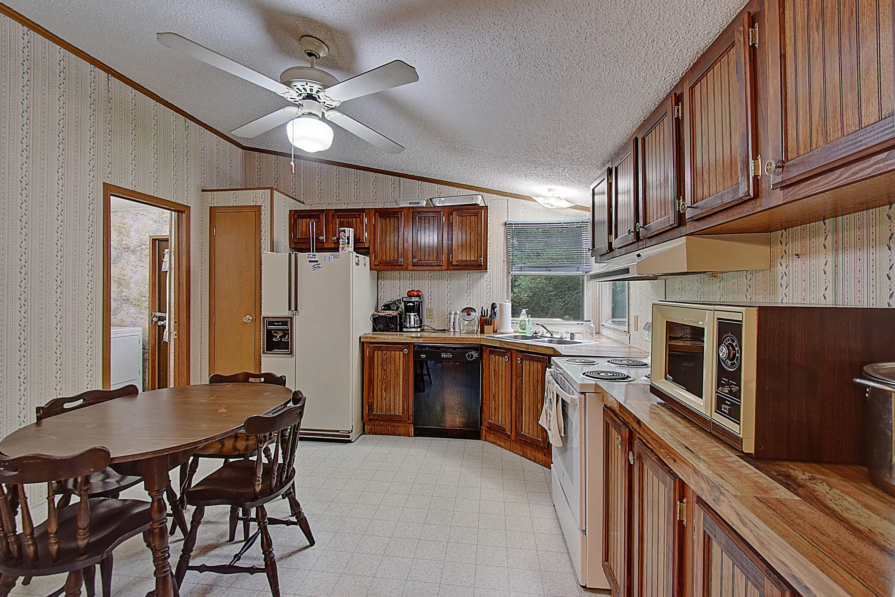 418 Horace Dillow Road Limestone, TN 37681 - Photo 26 of 57 eat-in kitchen
