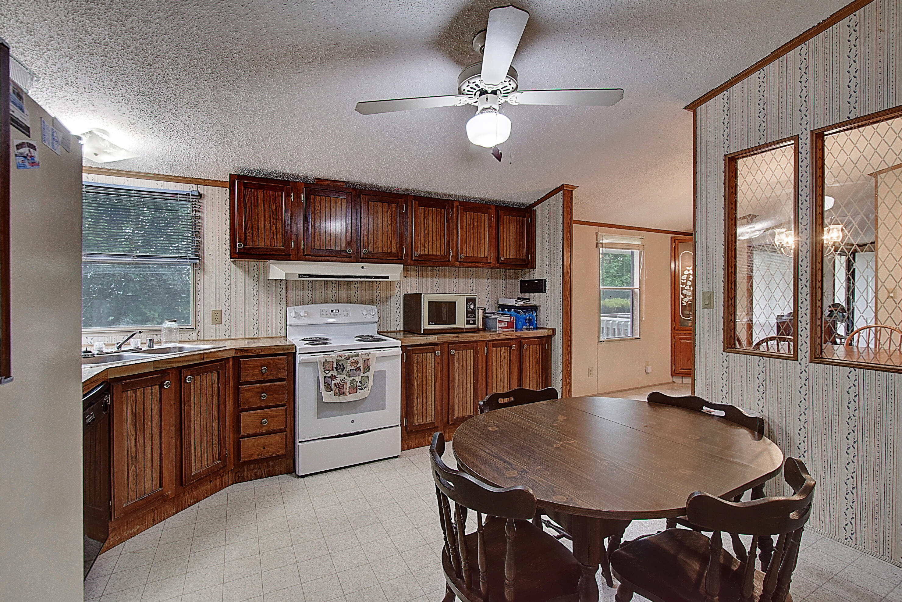 418 Horace Dillow Road Limestone, TN 37681 - Photo 28 of 57 eat in kitchen