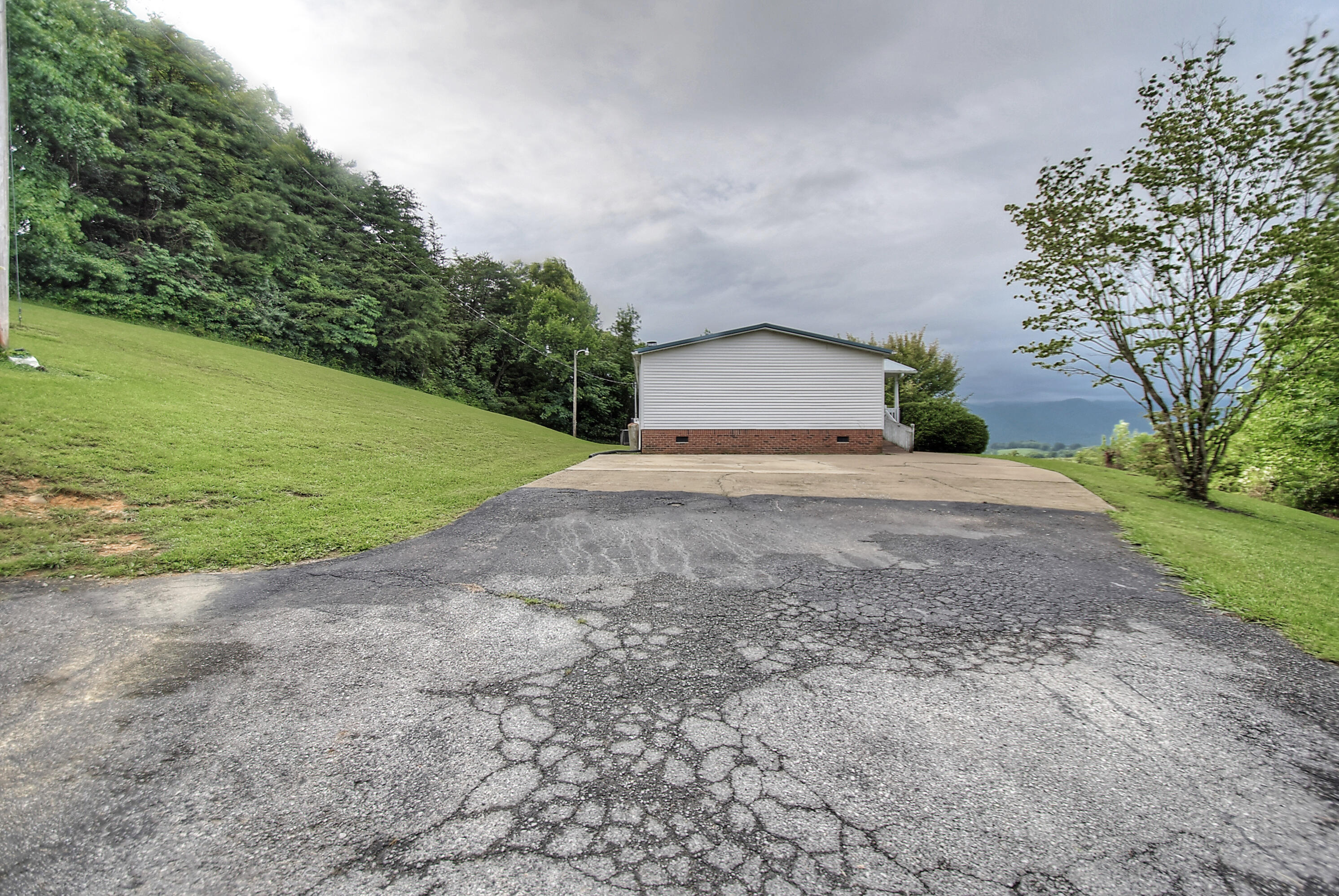 418 Horace Dillow Road Limestone, TN 37681 - Photo 3 of 57 parking area