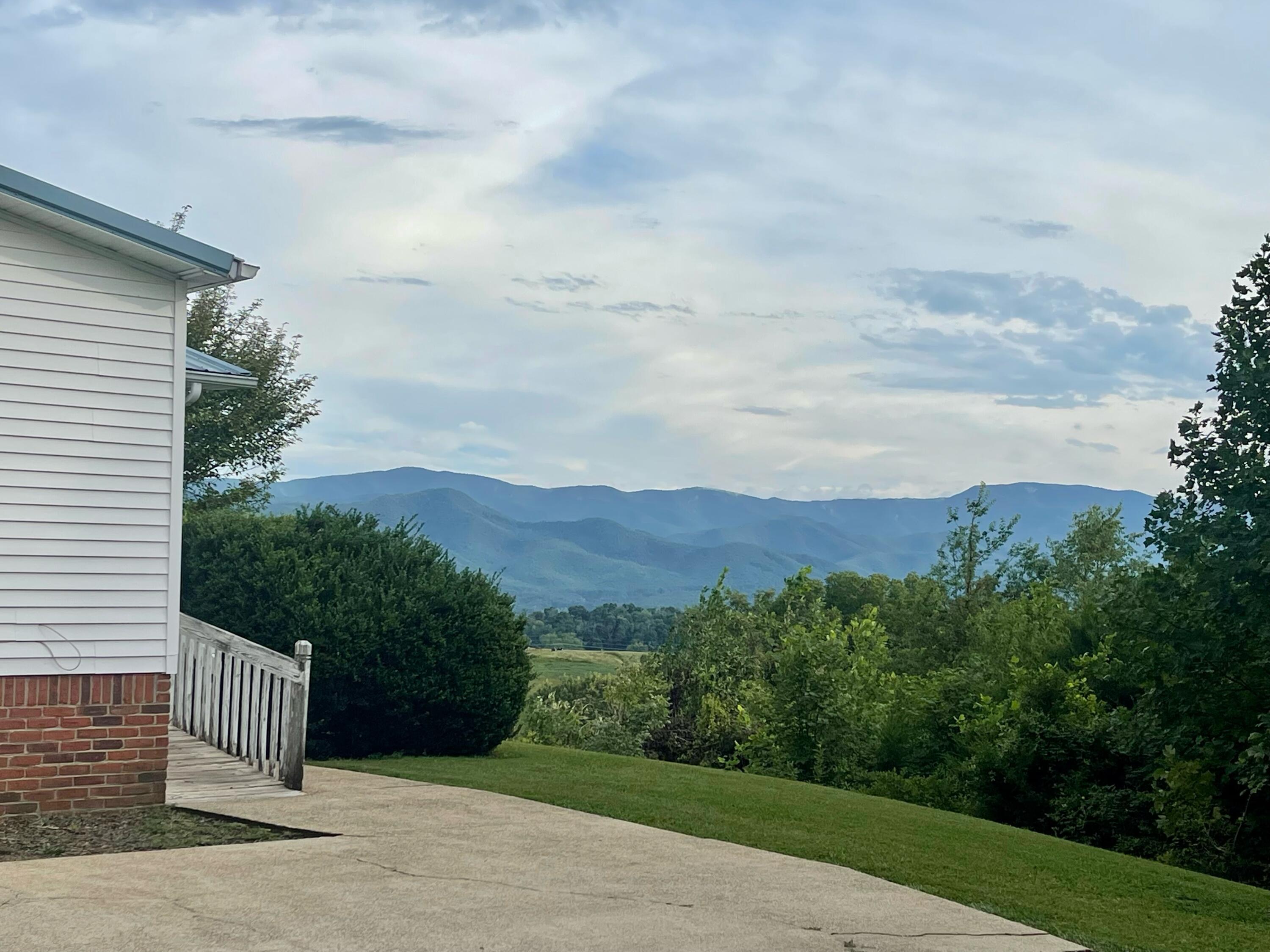 418 Horace Dillow Road Limestone, TN 37681 - Photo 4 of 57 Parking view