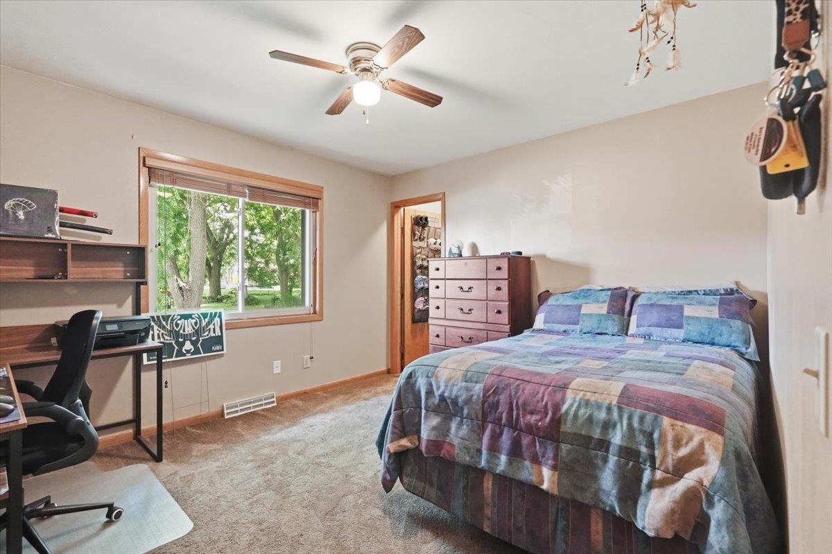 699 Robin Drive Sun Prairie, WI 53590 - Photo 19 of 43