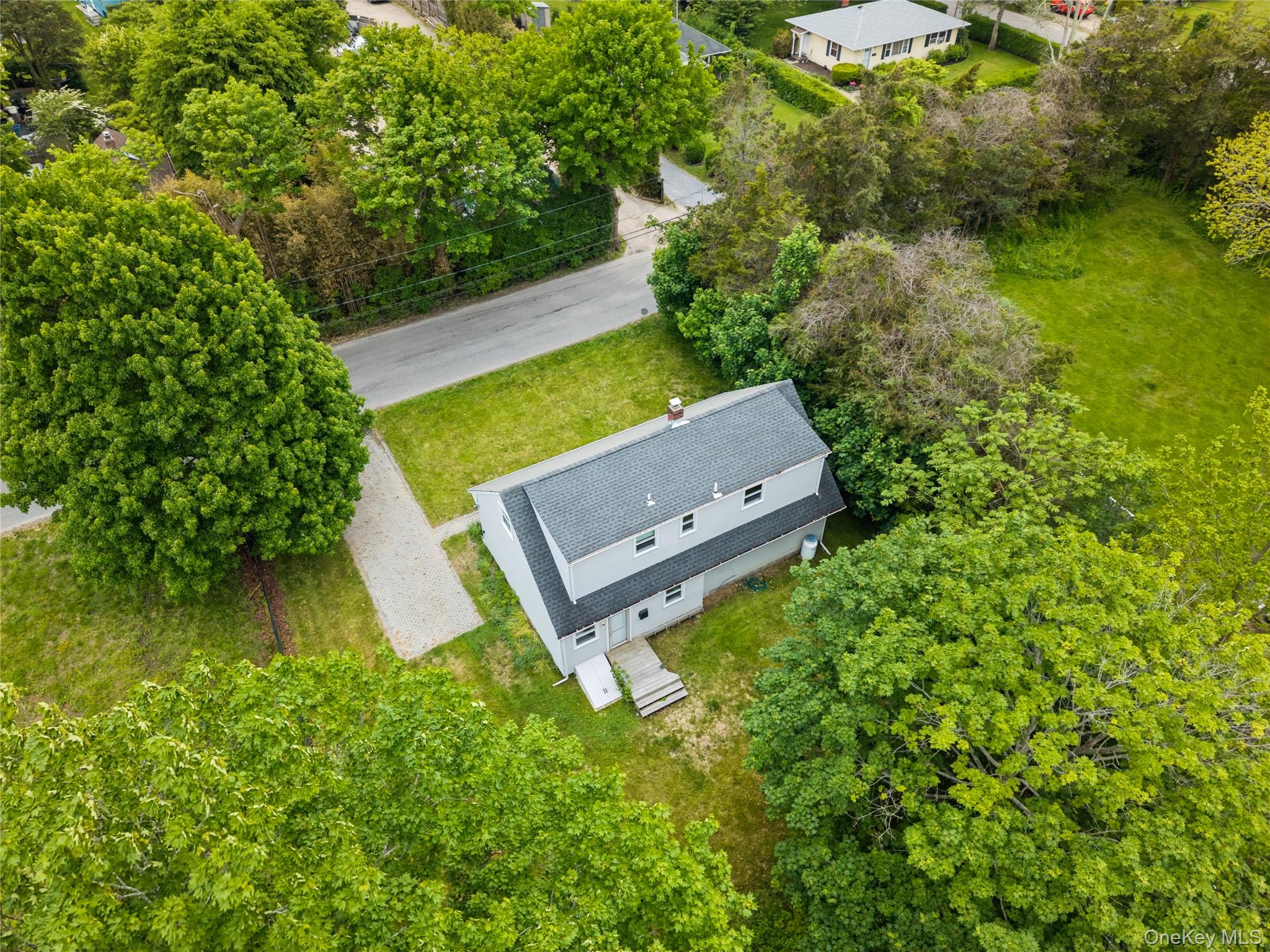 111 Miller Road Southampton, NY 11968 - Photo 2 of 29