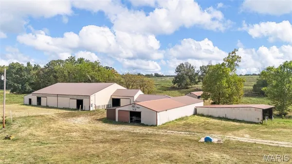 $300,000 | 3218 South S Highway, Winfield, MO 63389